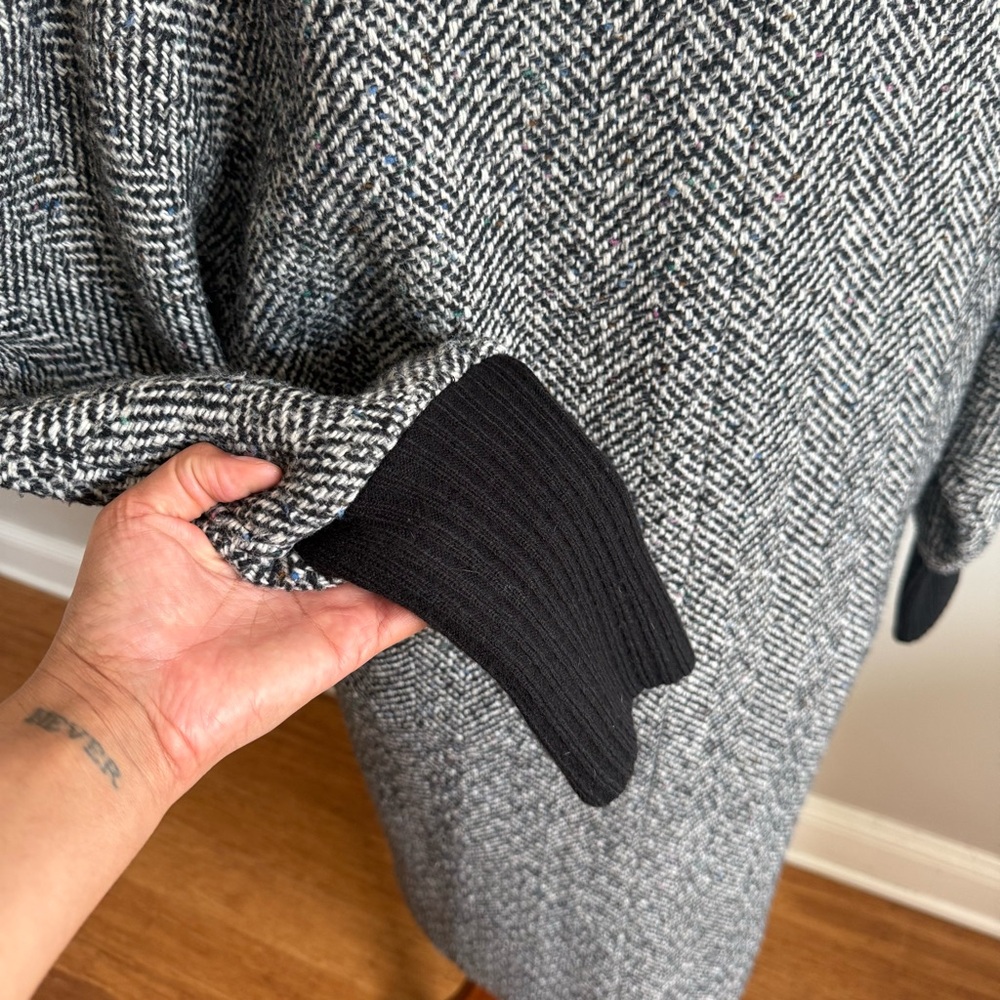 Herringbone Tweed Vintage Coat - Picture 7 of 9